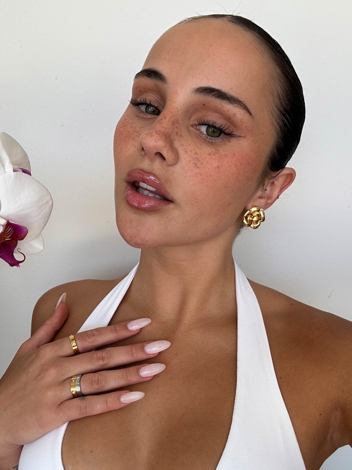 Gold Flower Stud Earrings – Sculpted Petal Design