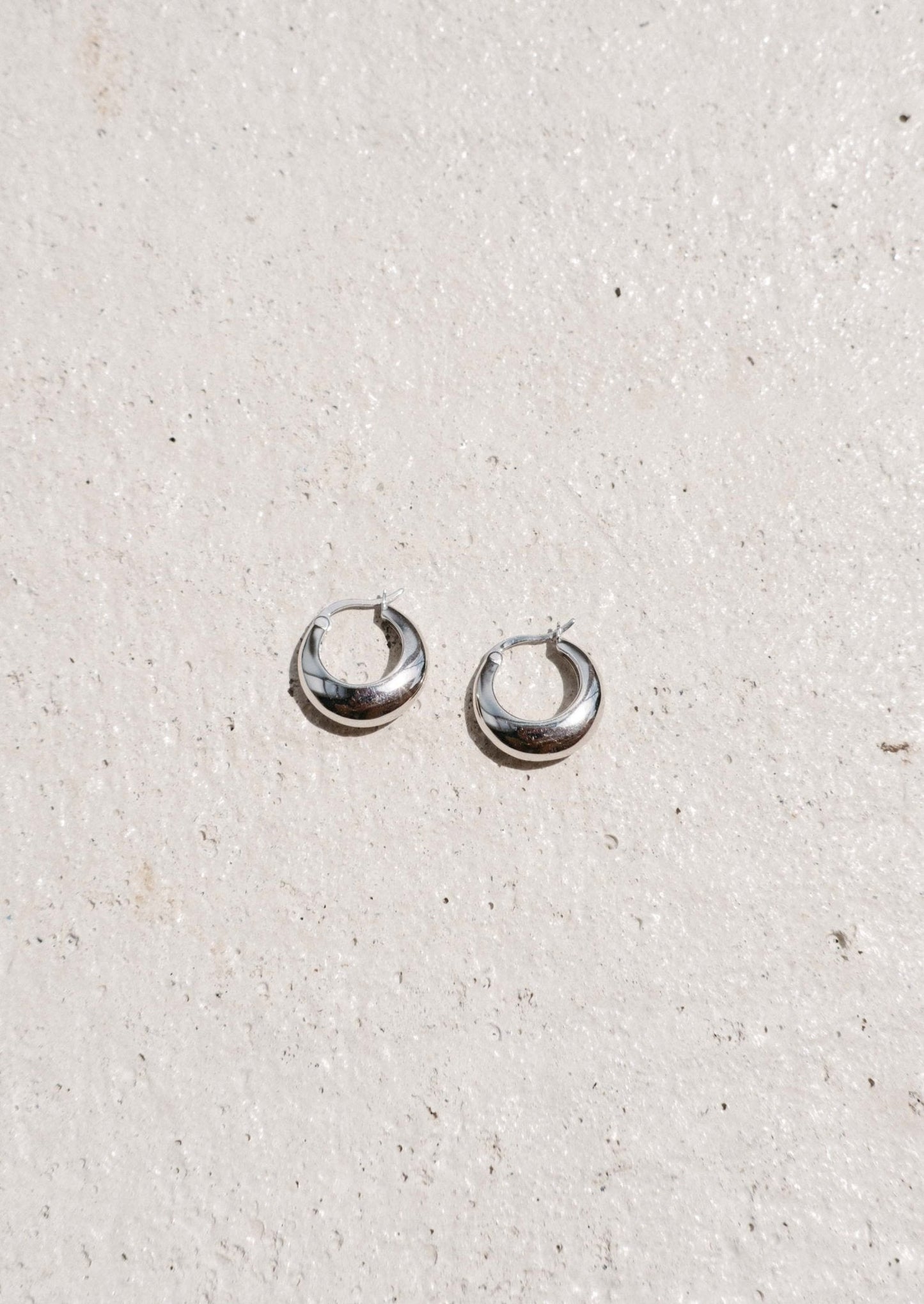 Silver Polished Chunky Hoop Earrings – Minimalist Everyday Style