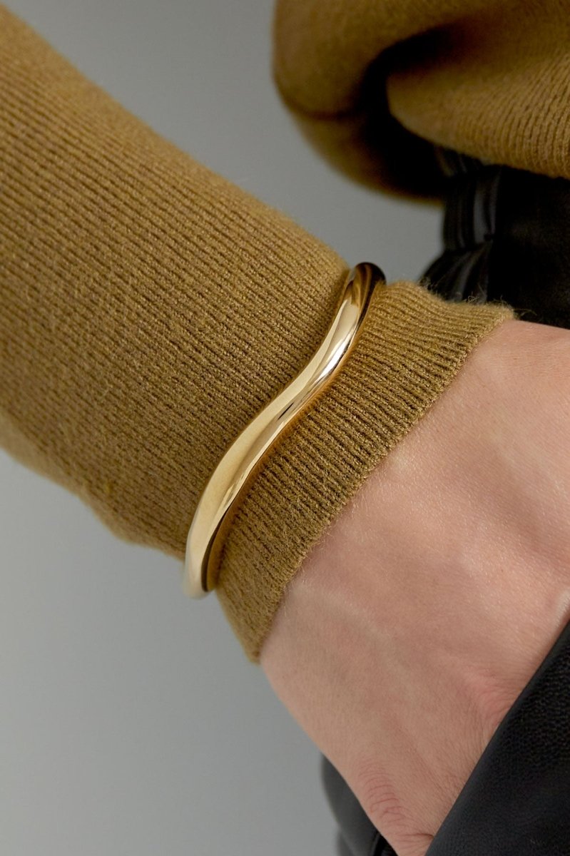 Babe Bangle Bracelet Gold – Chic Statement Cuff Jewelry