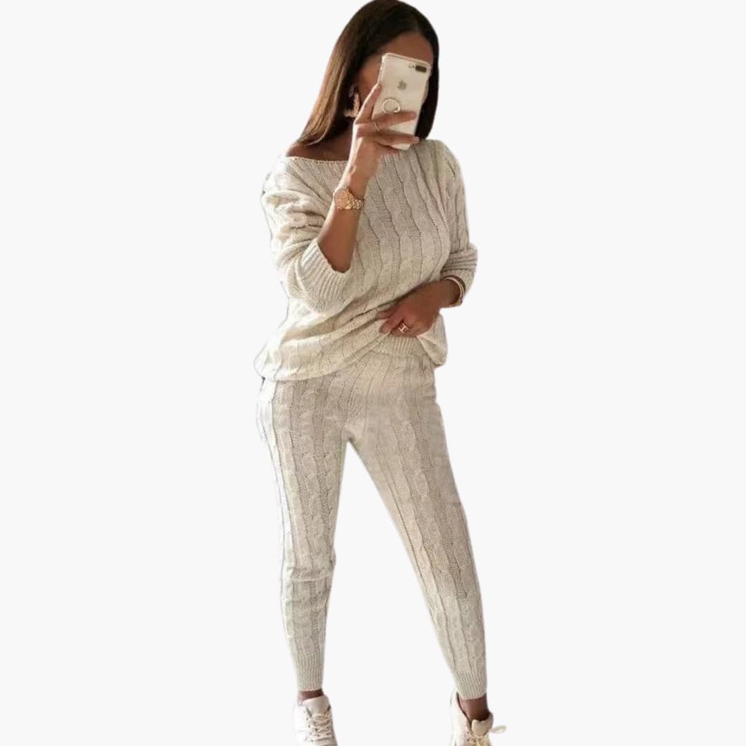 Two-Piece Knit Set – Long Sleeves – Elastic Waist