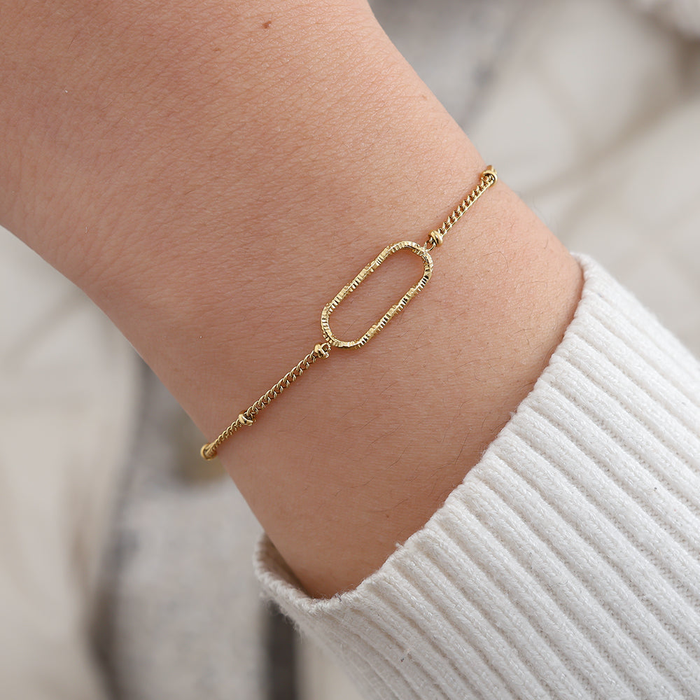 One Oval Bracelet Gold – Minimalist Oval Link Jewelry