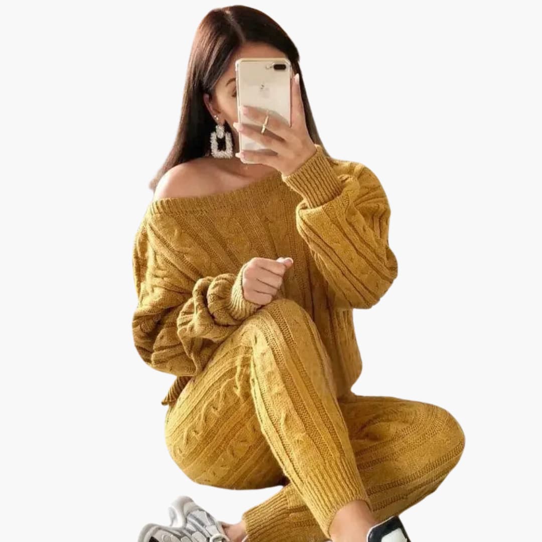 Two-Piece Knit Set – Long Sleeves – Elastic Waist