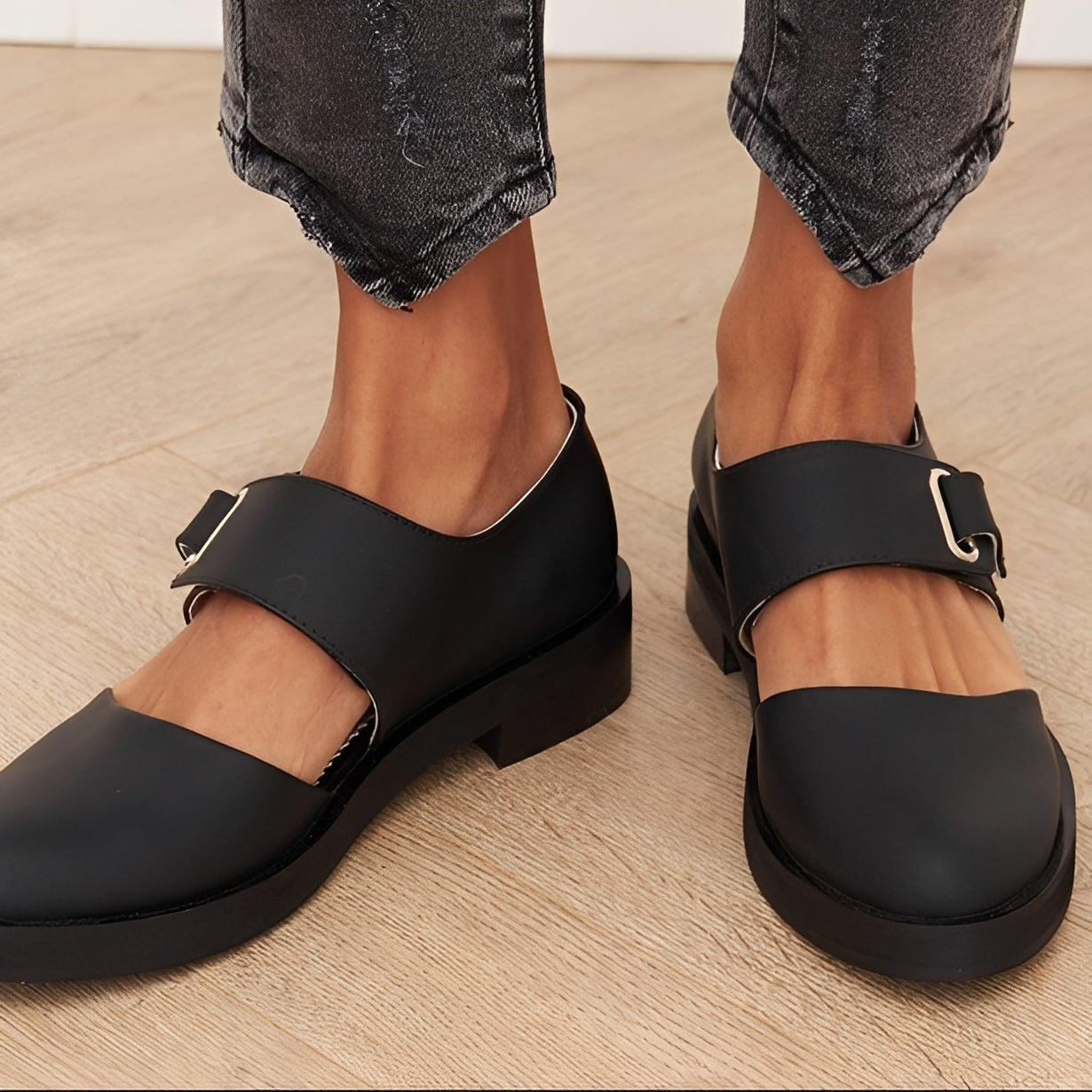 Casual Buckle Adjust Shoes for Women
