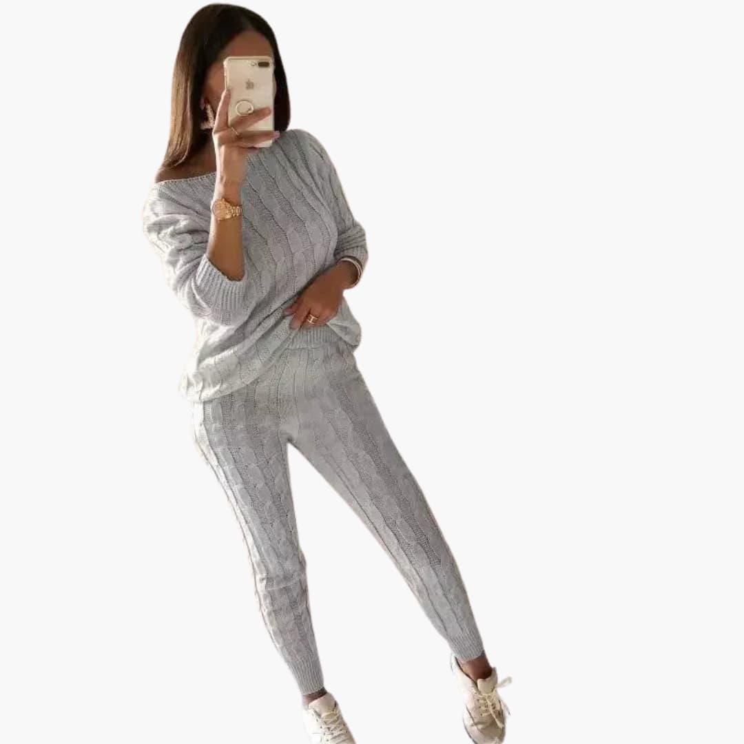 Two-Piece Knit Set – Long Sleeves – Elastic Waist