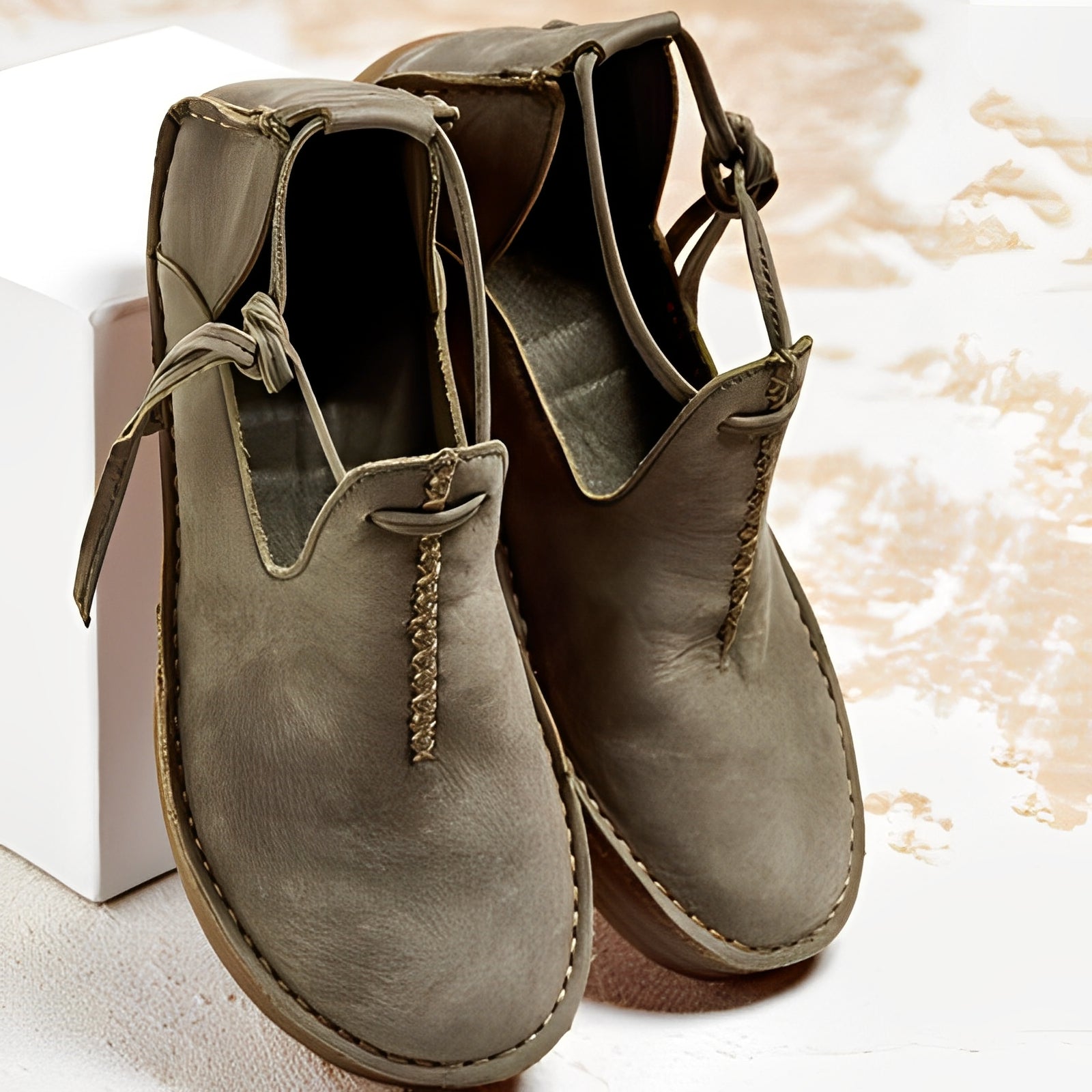 Adaptable Women's Leather Flat Shoes with Stitching Design