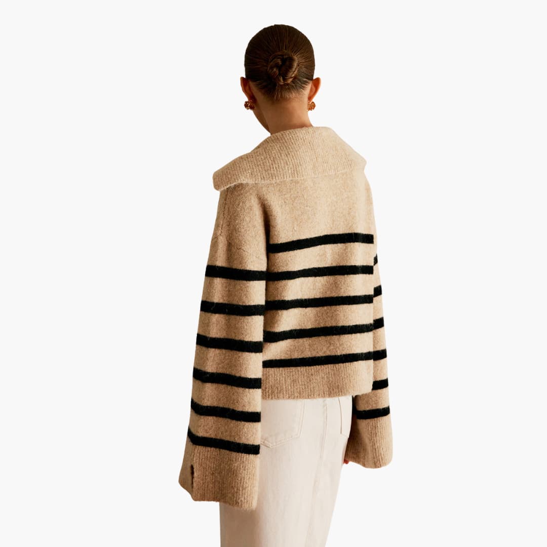 Pullover Sweater – V-Neck – Striped Pattern