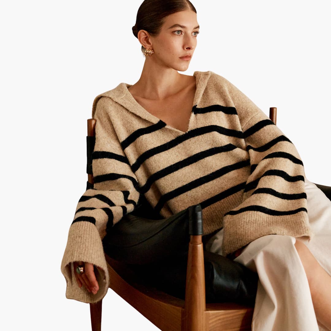 Pullover Sweater – V-Neck – Striped Pattern