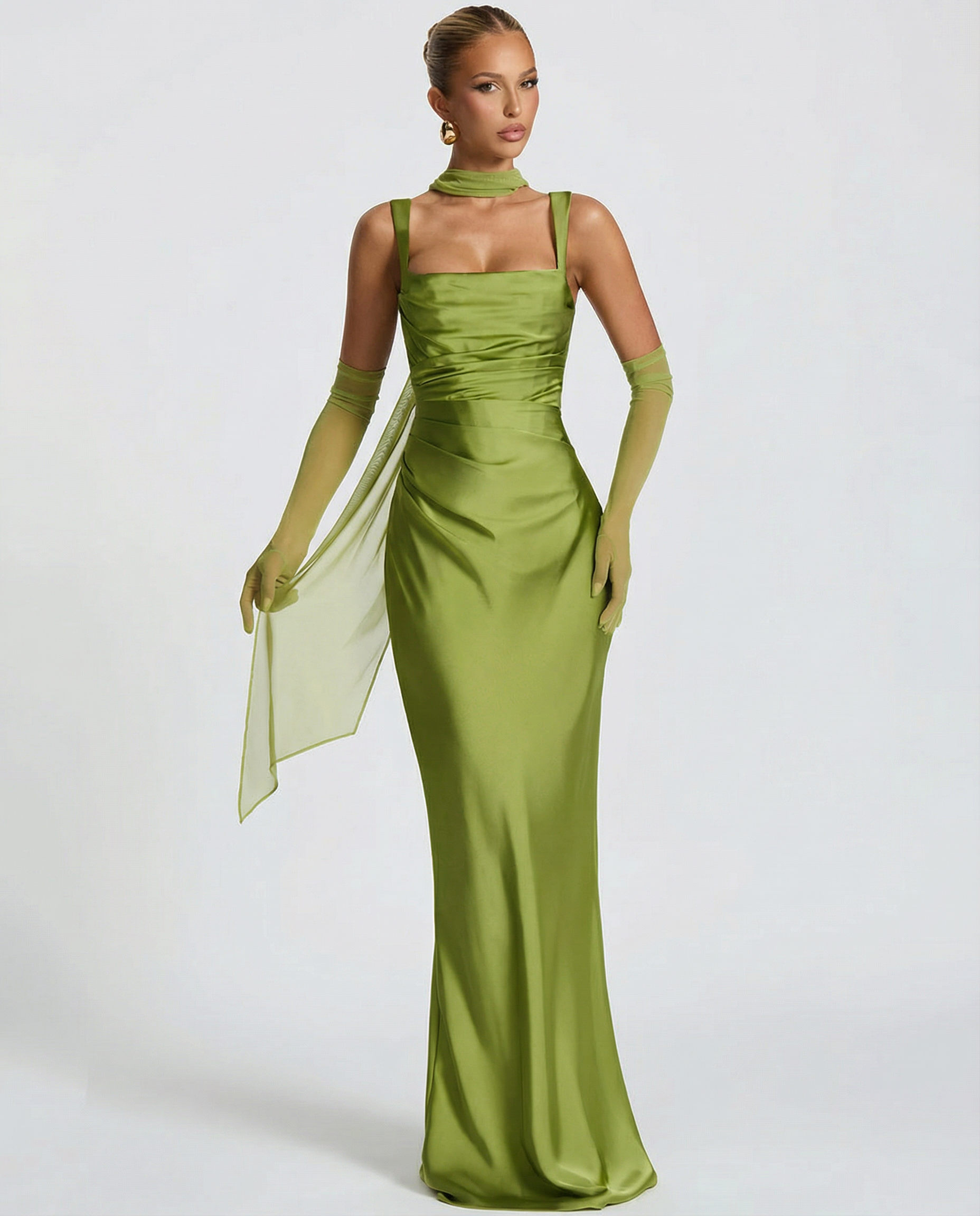 Backless Maxi Dress – Elegant Halter Design for Summer Nights