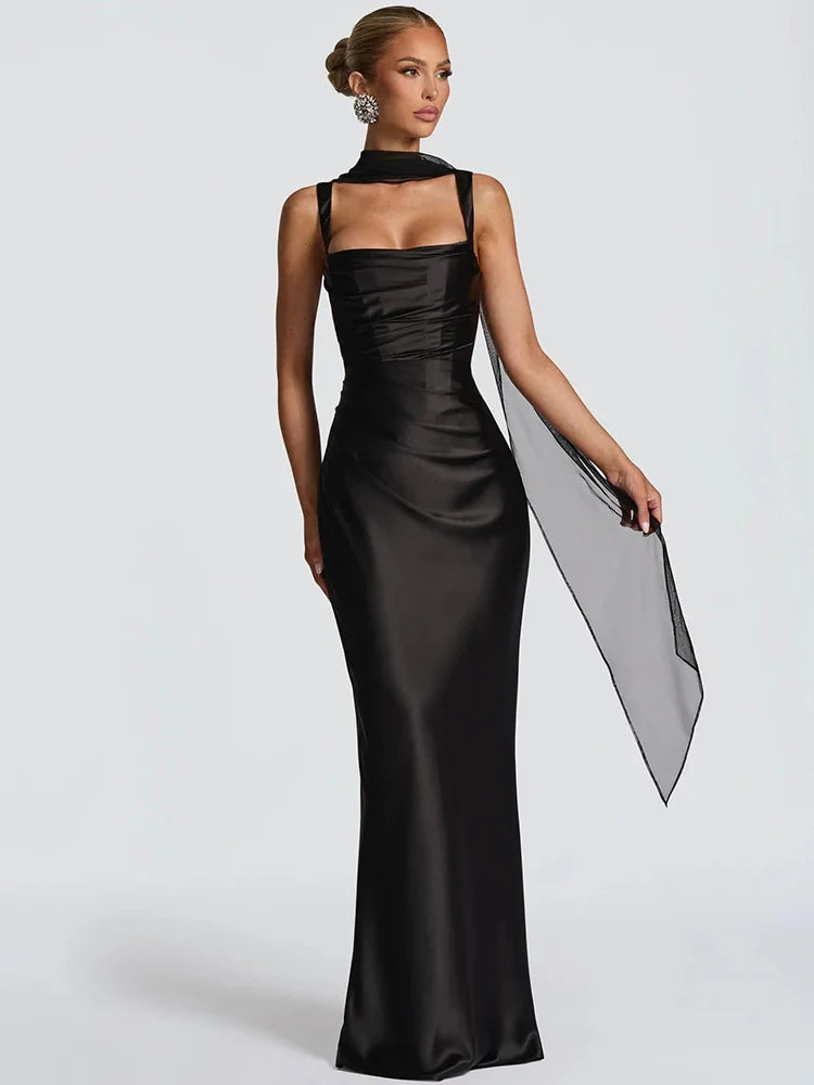 Backless Maxi Dress – Elegant Halter Design for Summer Nights