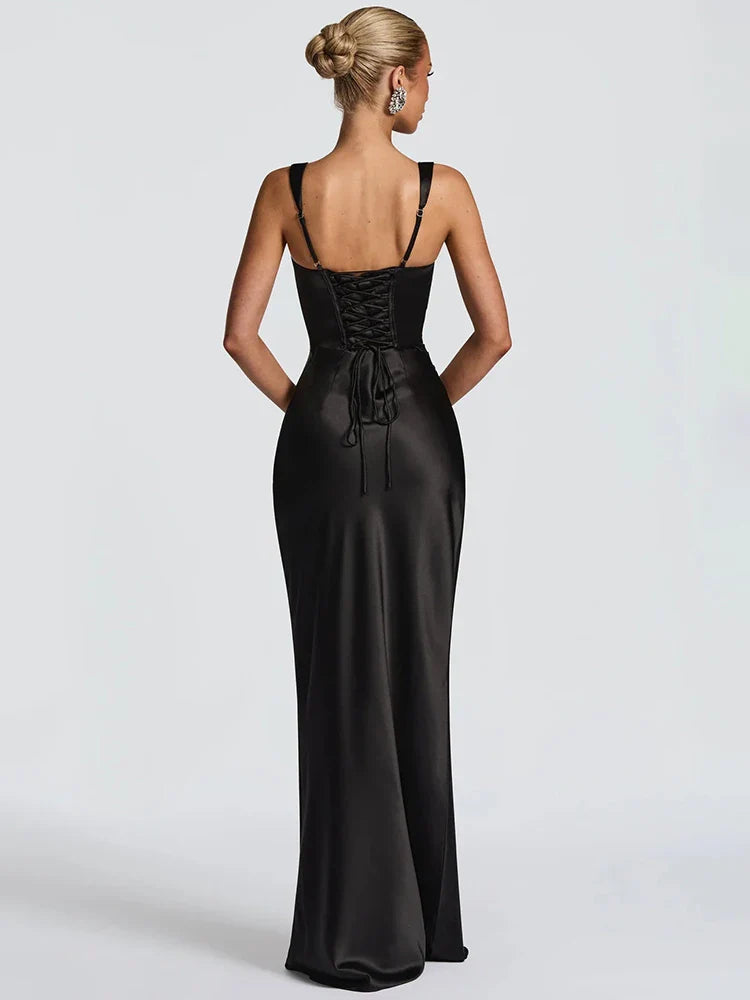 Backless Maxi Dress – Elegant Halter Design for Summer Nights