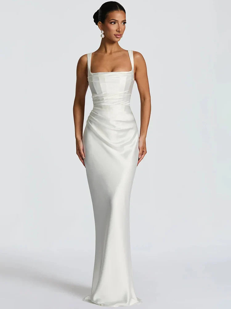 Backless Maxi Dress – Elegant Halter Design for Summer Nights