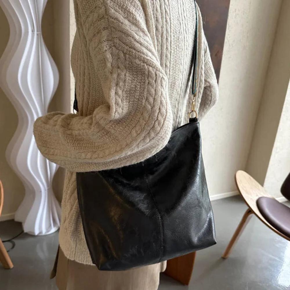 Vintage Charm Leather Shoulder Bag