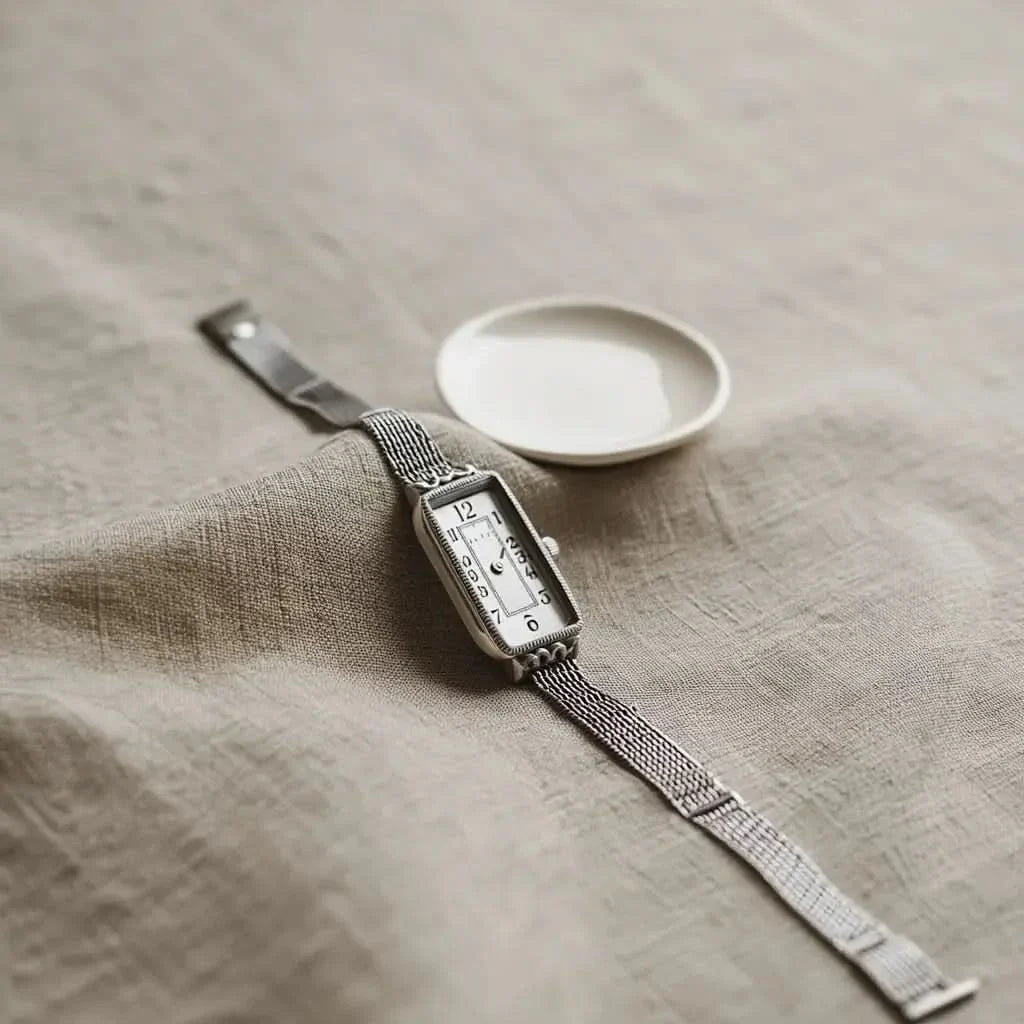 Elegant Rectangular Stainless Steel Women’s Watch – Adjustable Mesh Band