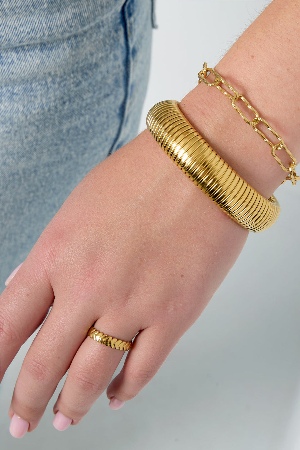 Geometric Bangle Bracelet 15 mm Gold – Modern Bold Cuff Jewelry