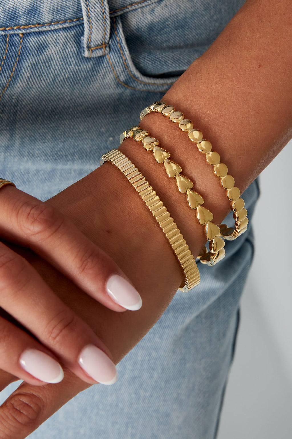 Circled Bangle Bracelet Gold – Elegant Round Link Cuff for Women