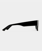 Women’s Classic Sunglasses with Black Frame & Smoke-Tinted Lenses