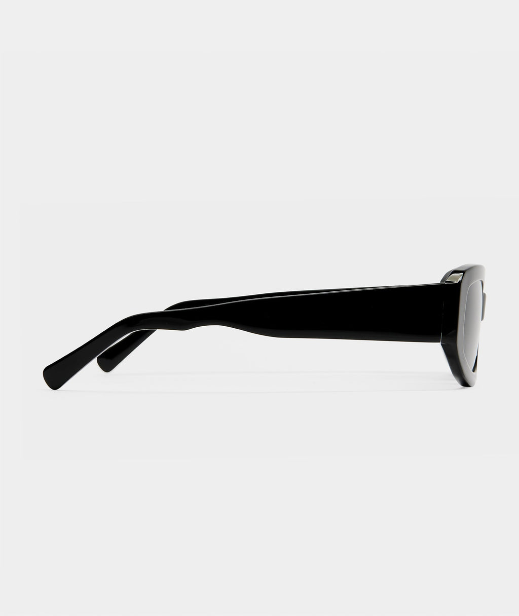 Women’s Aviator-Inspired Sunglasses with Black Frame & Smoke-Tinted Lenses