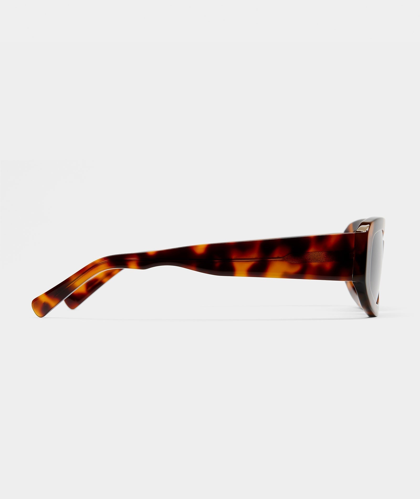 Women’s Aviator-Inspired Sunglasses with Tortoise Frame & Smoke-Tinted Lenses