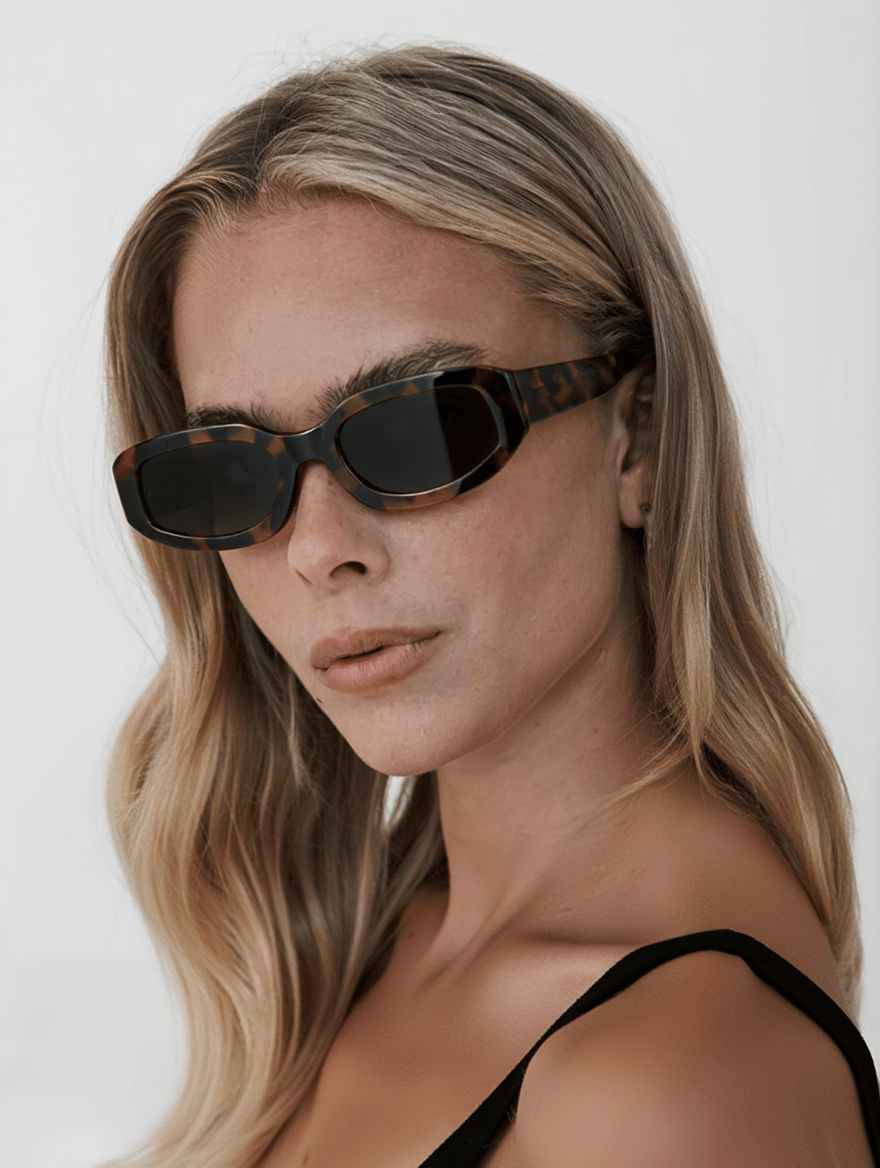 Women’s Aviator-Inspired Sunglasses with Tortoise Frame & Smoke-Tinted Lenses