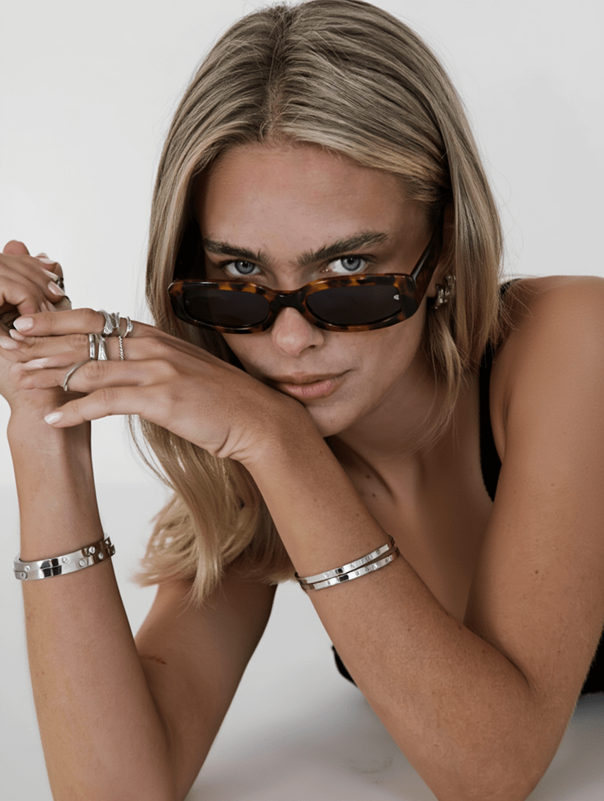 Women’s Aviator-Inspired Sunglasses with Tortoise Frame & Smoke-Tinted Lenses